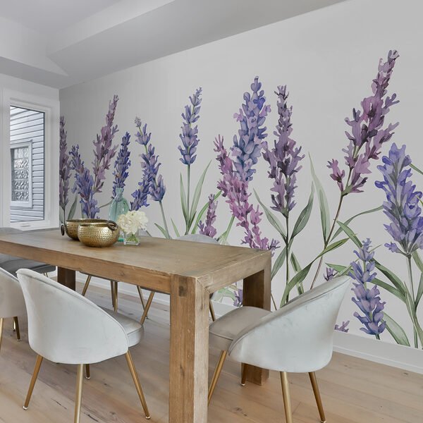 Une rangée de fleurs violettes Une rangée de fleurs violettes