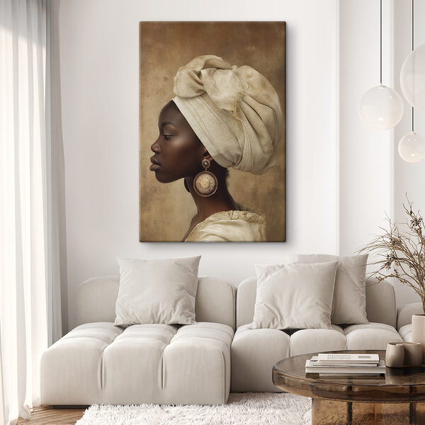 Une femme portant un couvre-chef Une femme portant un couvre-chef