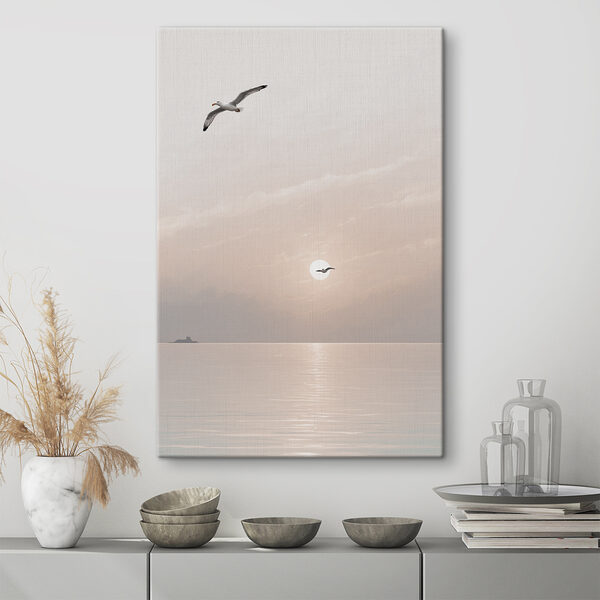 Une mouette volant au-dessus de l'eau Une mouette volant au-dessus de l'eau