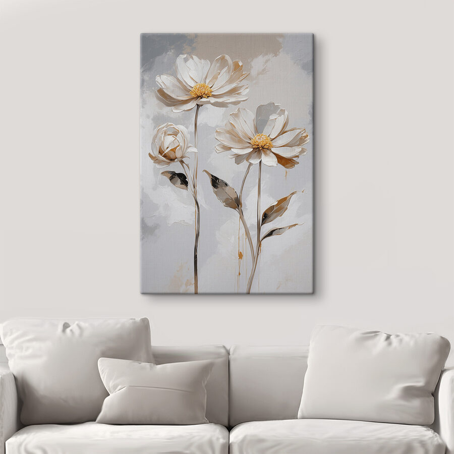 Un groupe de fleurs blanches avec des feuilles Un groupe de fleurs blanches avec des feuilles