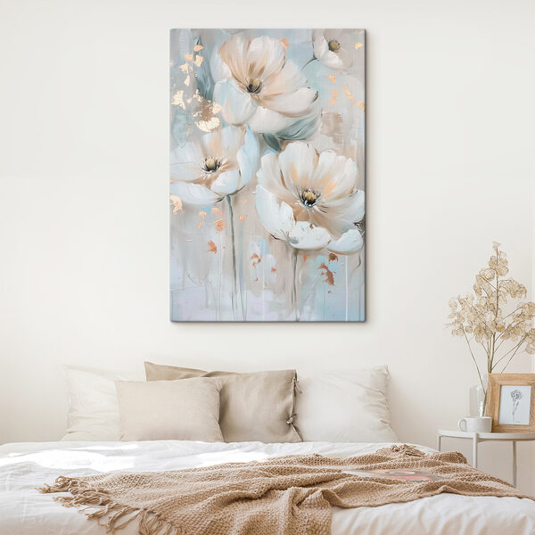 Une peinture de fleurs sur un mur Une peinture de fleurs sur un mur