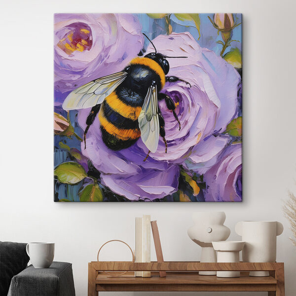 Une abeille sur une fleur Une abeille sur une fleur