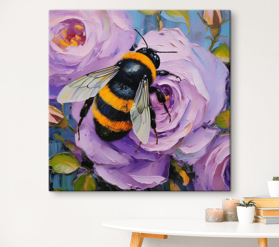 Une abeille sur une fleur Une abeille sur une fleur