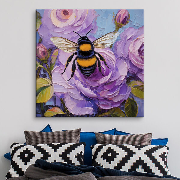 Une abeille sur une fleur Une abeille sur une fleur