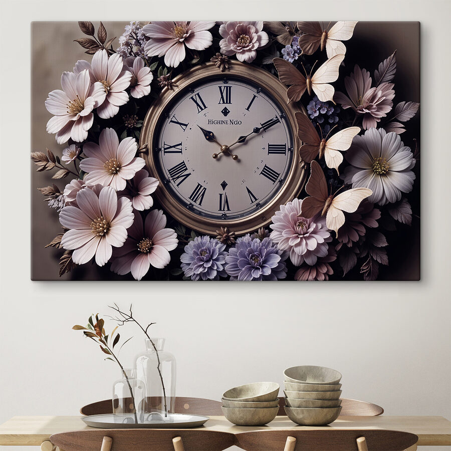 Horloge entourée de fleurs
