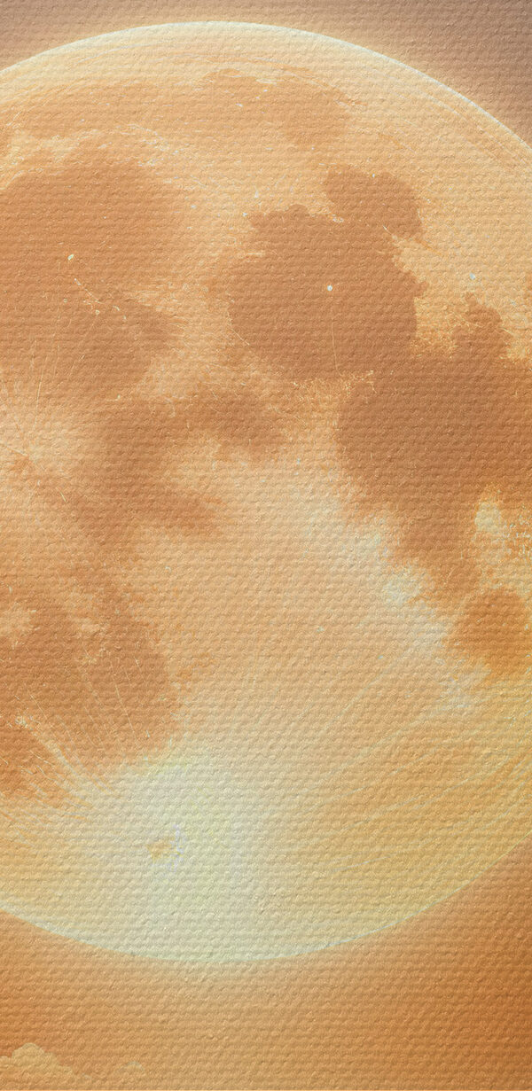 Lune et nuages dans le ciel Lune et nuages dans le ciel