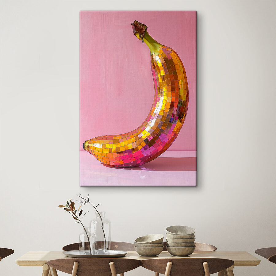 Banane miroir colorée sur fond rose