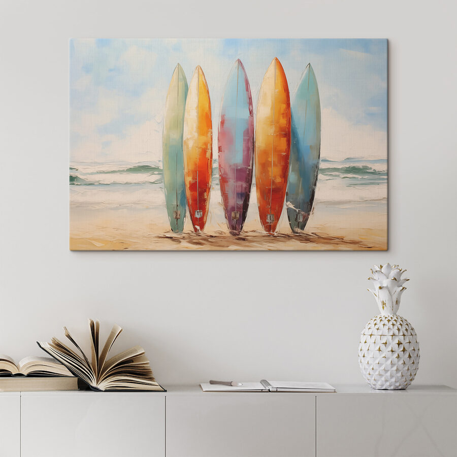 Groupe de planches de surf sur une plage