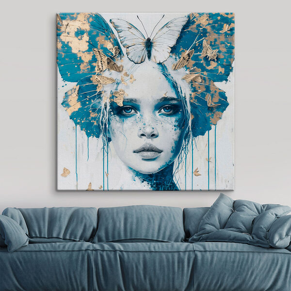 Femme avec un papillon sur la tête Femme avec un papillon sur la tête