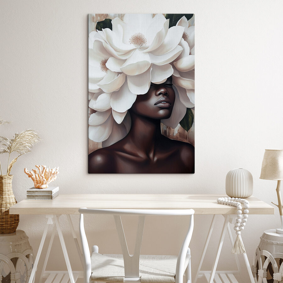 Femme avec des fleurs blanches sur la tête Femme avec des fleurs blanches sur la tête