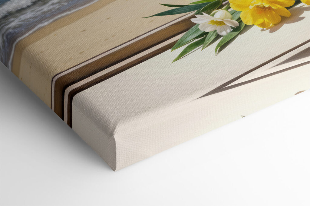 Vase de fleurs jaunes et blanches sur le rebord d'une fenêtre s40171pml 1024x683 - Vase de fleurs jaunes et blanches sur le rebord d'une fenêtre