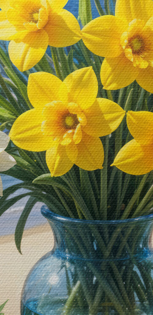 Vase de fleurs jaunes et blanches sur le rebord d'une fenêtre s40171pzvl 499x1024 - Vase de fleurs jaunes et blanches sur le rebord d'une fenêtre