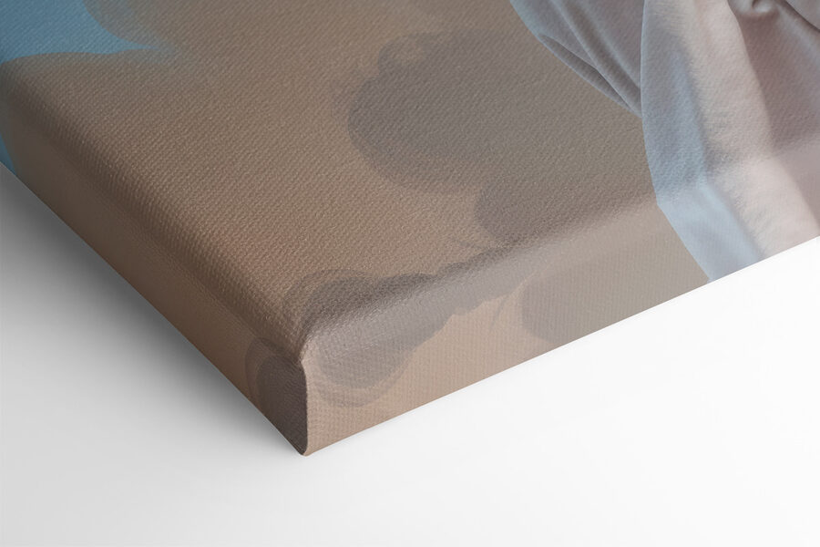 Tableaux Femme avec des nuages sur le visage – Image 3