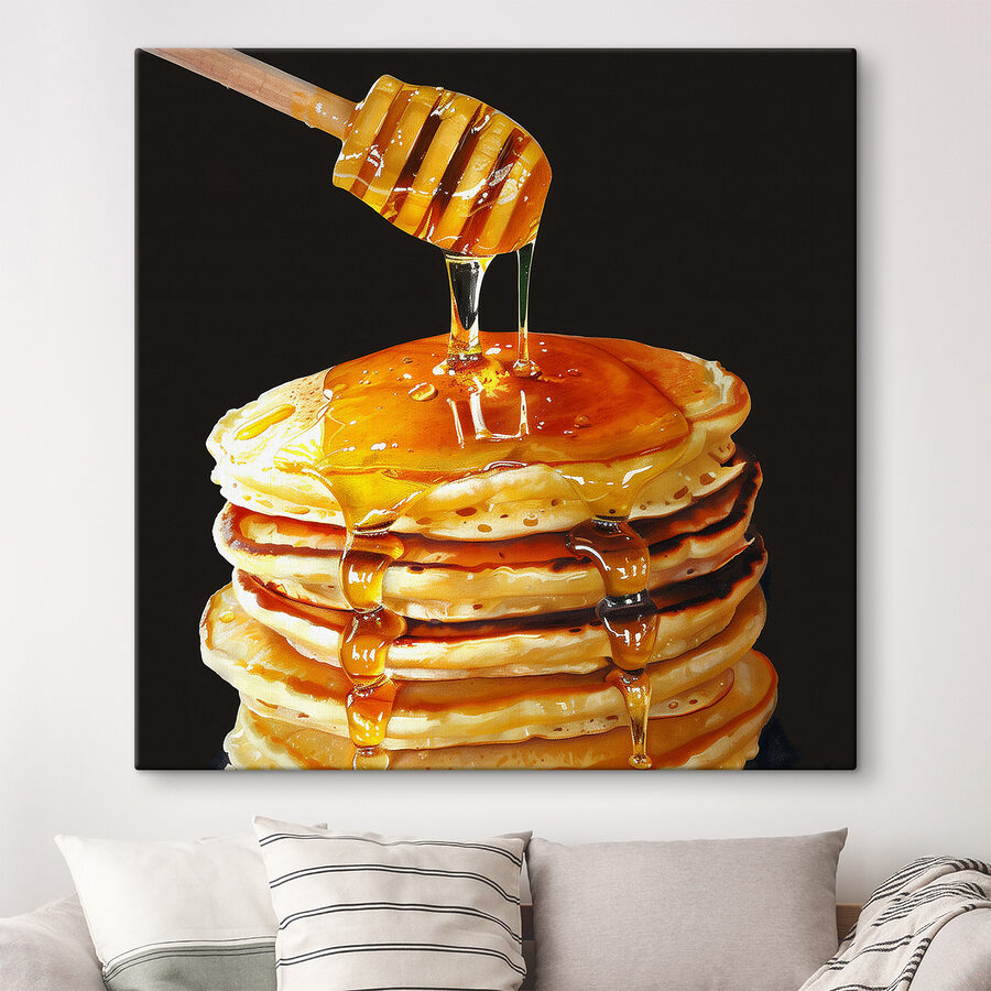 Pile de crêpes avec du miel coulant d'un bâton en bois Pile de crêpes avec du miel coulant d'un bâton en bois