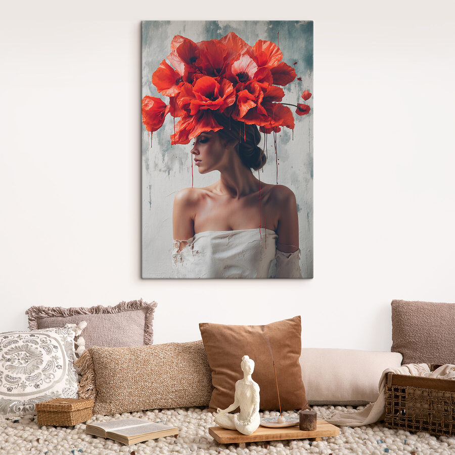 Femme avec des fleurs rouges sur la tête Femme avec des fleurs rouges sur la tête