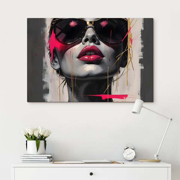 Femme avec lunettes de soleil et rouge à lèvres rouge Femme avec lunettes de soleil et rouge à lèvres rouge