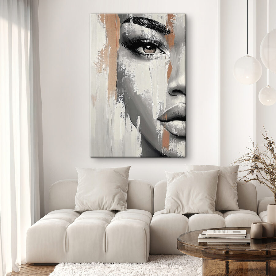 Visage de femme avec une tache de peinture Visage de femme avec une tache de peinture