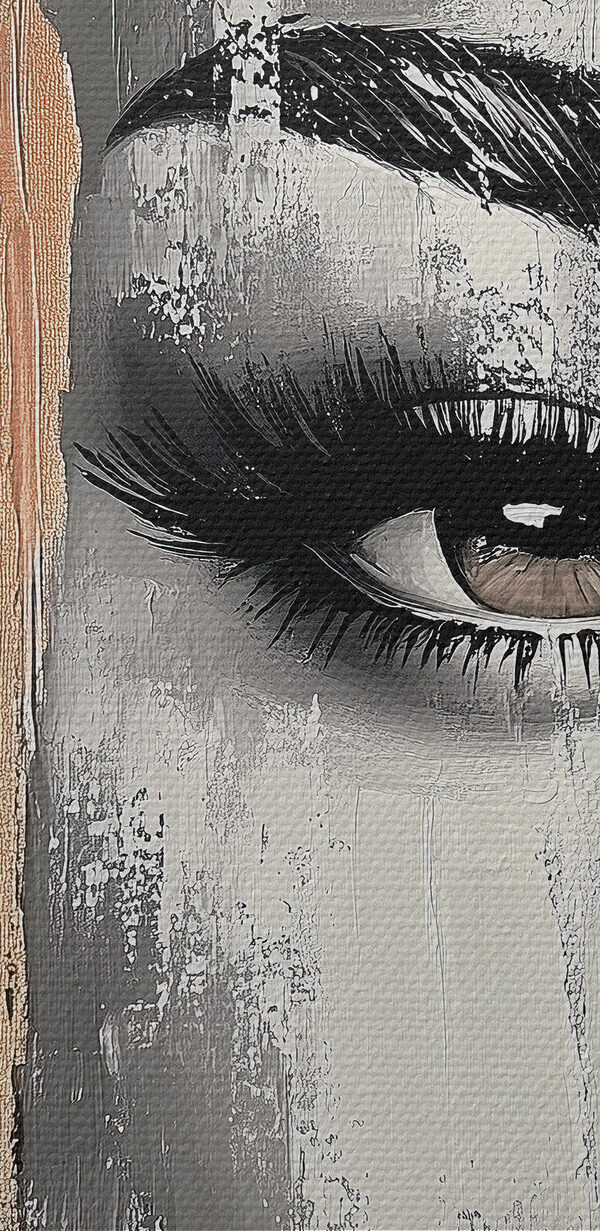 Visage de femme avec une tache de peinture Visage de femme avec une tache de peinture