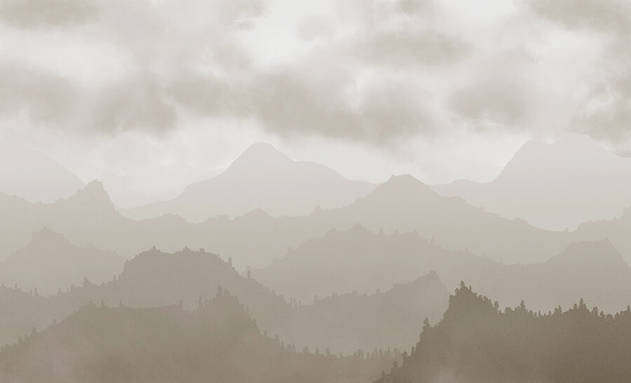Chaîne de montagnes brumeuses