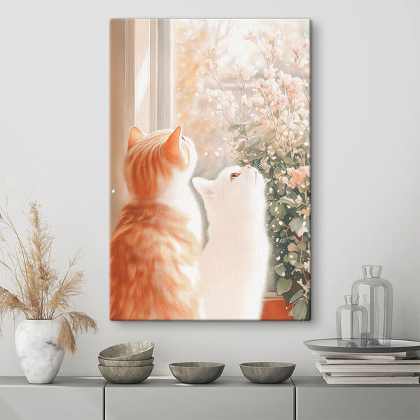 Deux chats regardant par la fenêtre Deux chats regardant par la fenêtre