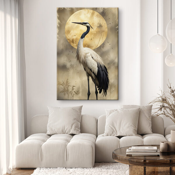 Oiseau debout devant la pleine lune Oiseau debout devant la pleine lune