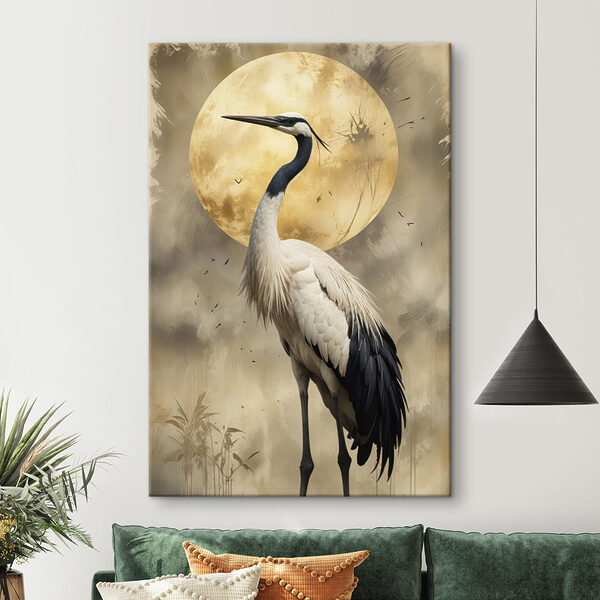 Oiseau debout devant la pleine lune Oiseau debout devant la pleine lune