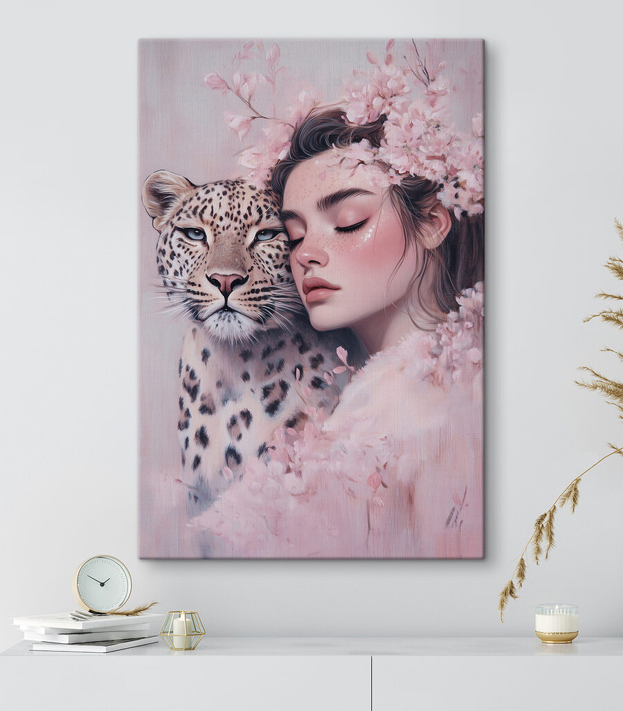 Femme avec un guépard