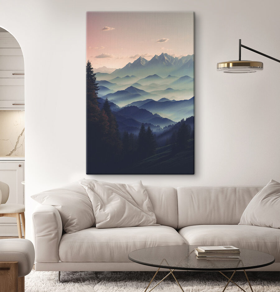 Chaîne de montagnes avec arbres et nuages