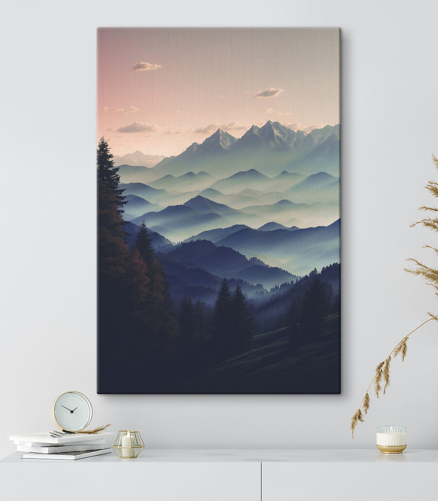 Chaîne de montagnes avec arbres et nuages