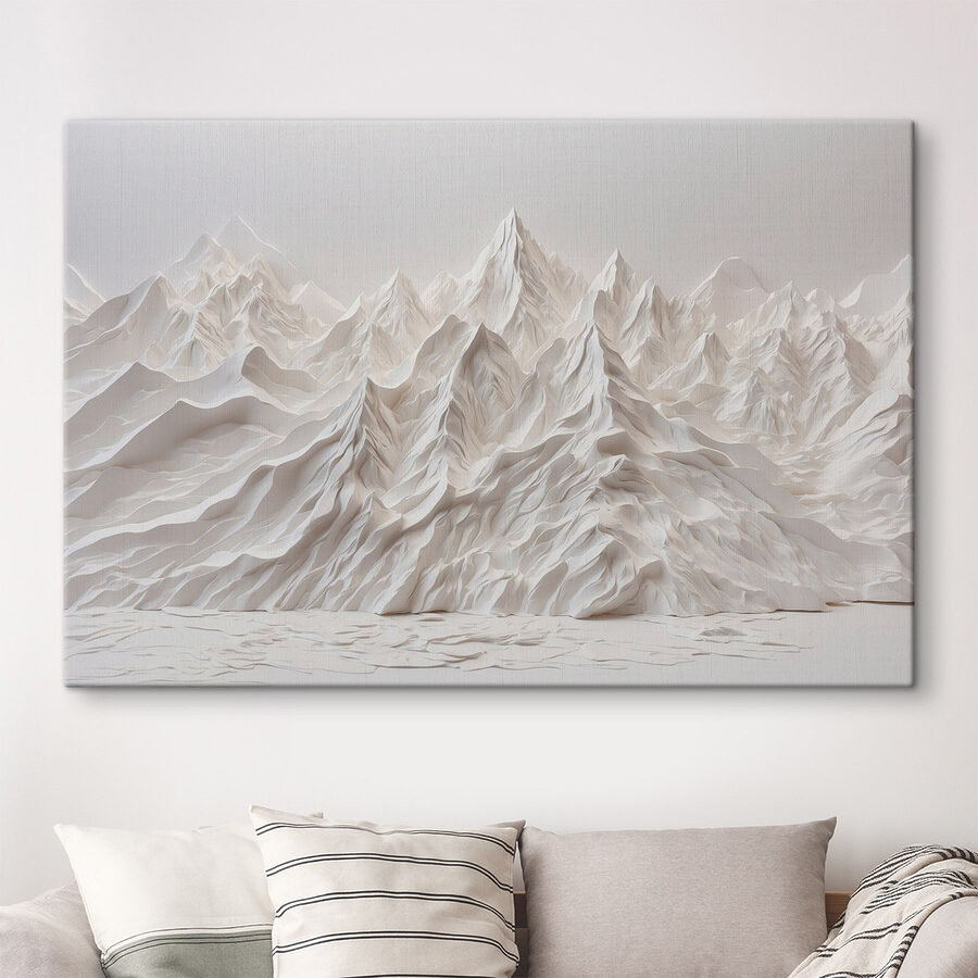 Chaîne de montagnes blanches enneigées