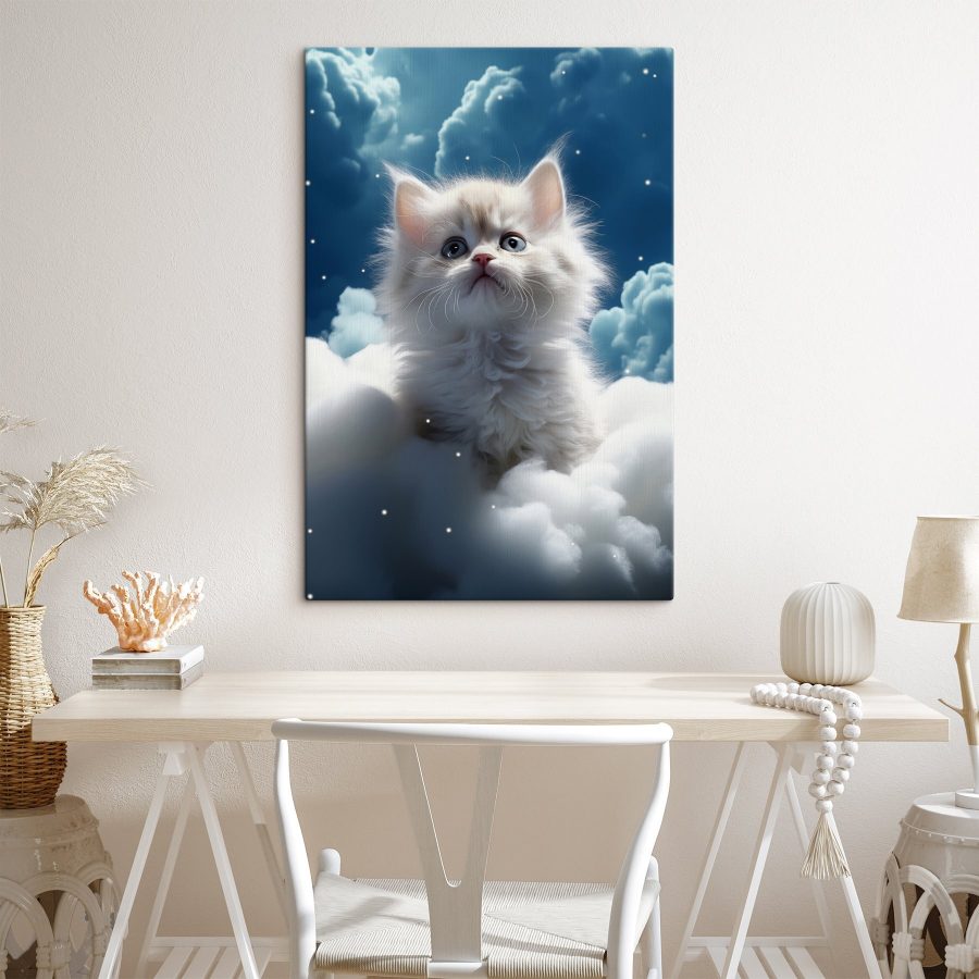 Chat assis sur un nuage