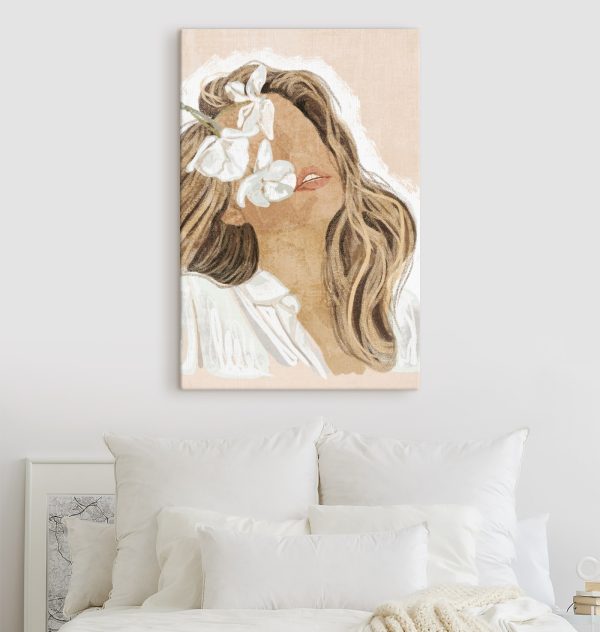 Femme avec des fleurs dans les cheveux Femme avec des fleurs dans les cheveux