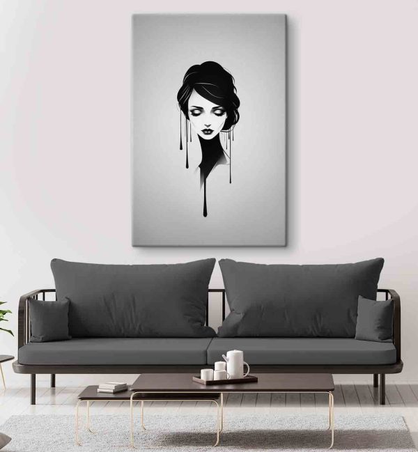 Femme aux cheveux noirs et maquillée Femme aux cheveux noirs et maquillée