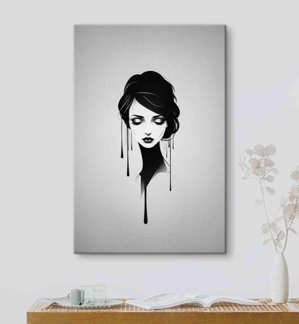 Femme aux cheveux noirs et maquillée Femme aux cheveux noirs et maquillée