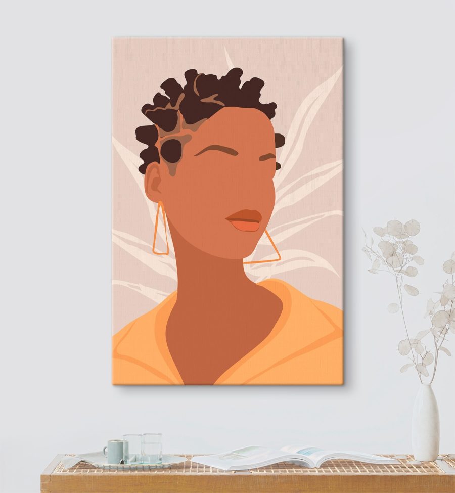 Femme aux cheveux courts portant des boucles d'oreilles Femme aux cheveux courts portant des boucles d'oreilles