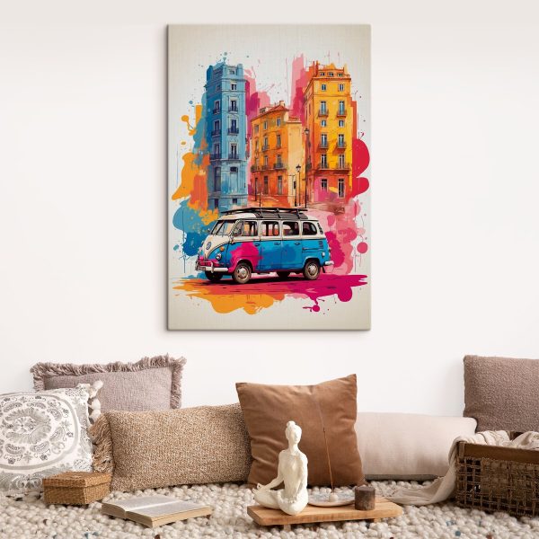 Camionnette avec un toit sur le dessus et un bâtiment coloré Camionnette avec un toit sur le dessus et un bâtiment coloré