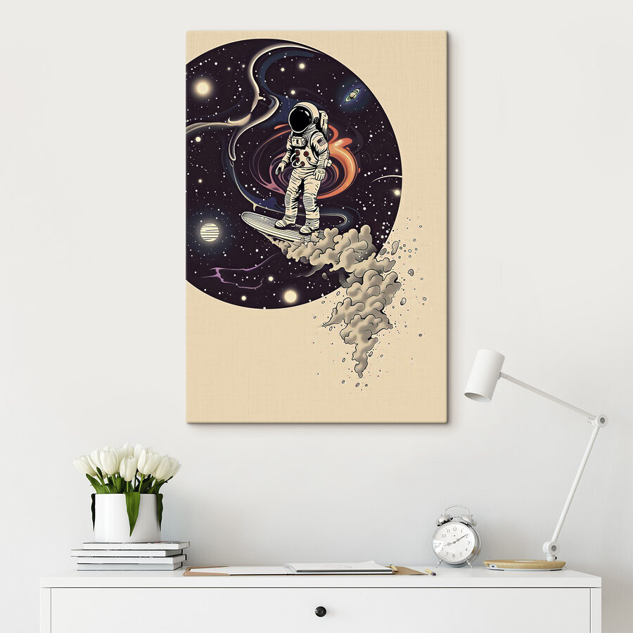 Un astronaute sur une planche de surf dans l'espace