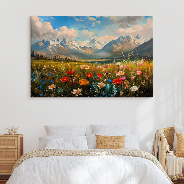 Champ de fleurs avec des montagnes en arrière-plan Champ de fleurs avec des montagnes en arrière-plan