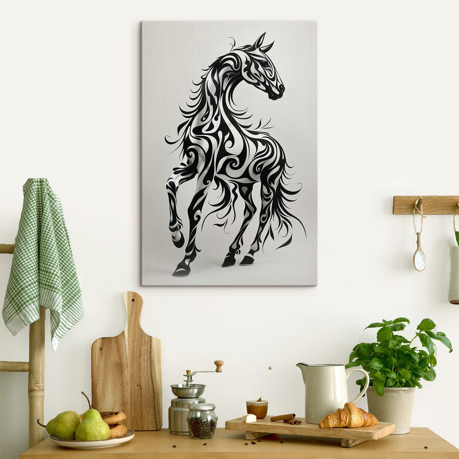 Cheval noir et blanc avec tourbillons