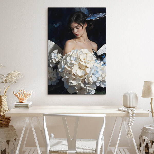 Femme avec des papillons et des fleurs Femme avec des papillons et des fleurs