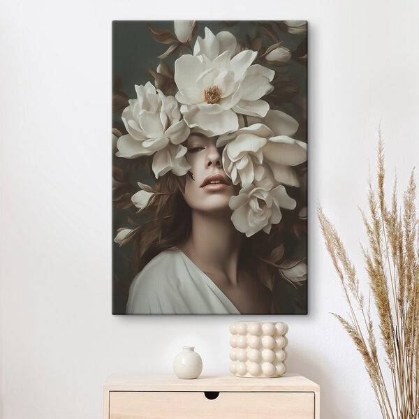 Femme avec des fleurs autour du visage Femme avec des fleurs autour du visage