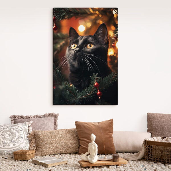 Chat noir aux yeux jaunes Chat noir aux yeux jaunes