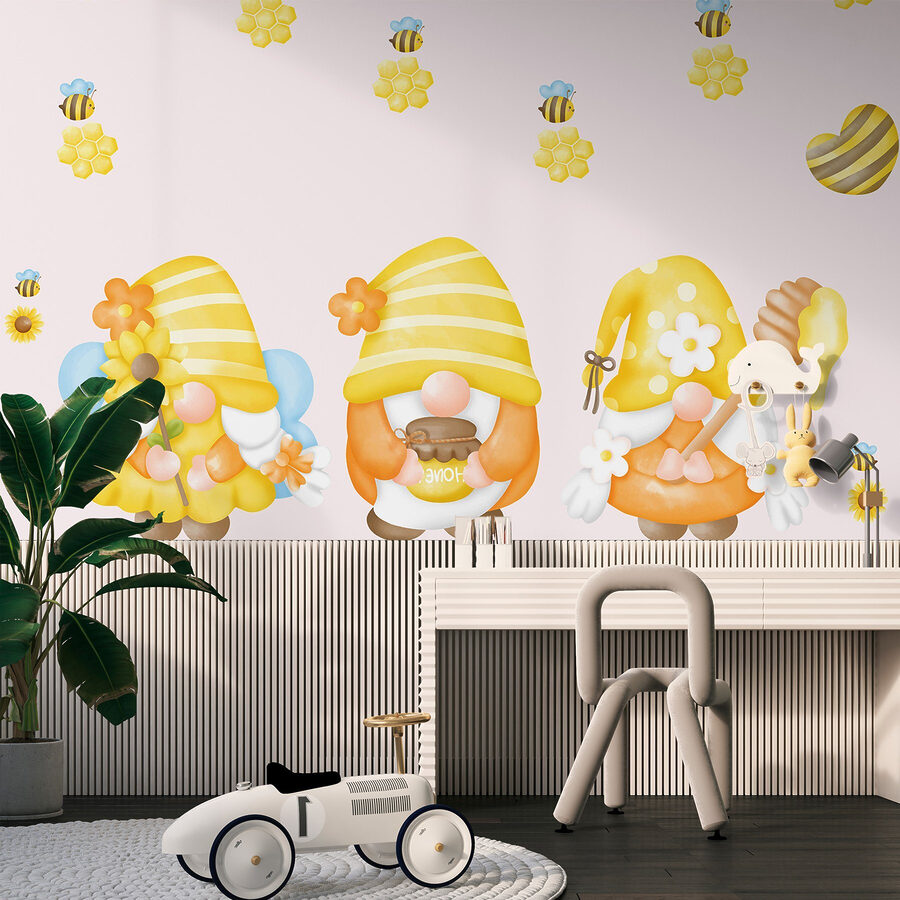 Groupe de gnomes avec des fleurs et des abeilles Groupe de gnomes avec des fleurs et des abeilles