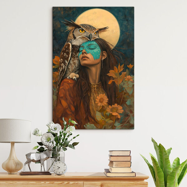 Peinture d'une femme avec un hibou sur la tête Peinture d'une femme avec un hibou sur la tête