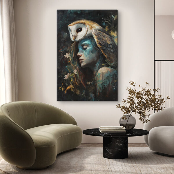 Peinture d'une femme avec un hibou sur la tête Peinture d'une femme avec un hibou sur la tête