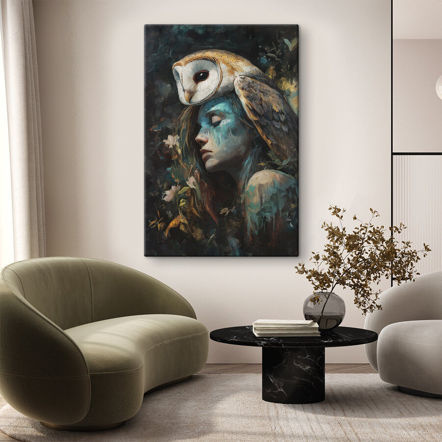 Peinture d'une femme avec un hibou sur la tête Peinture d'une femme avec un hibou sur la tête