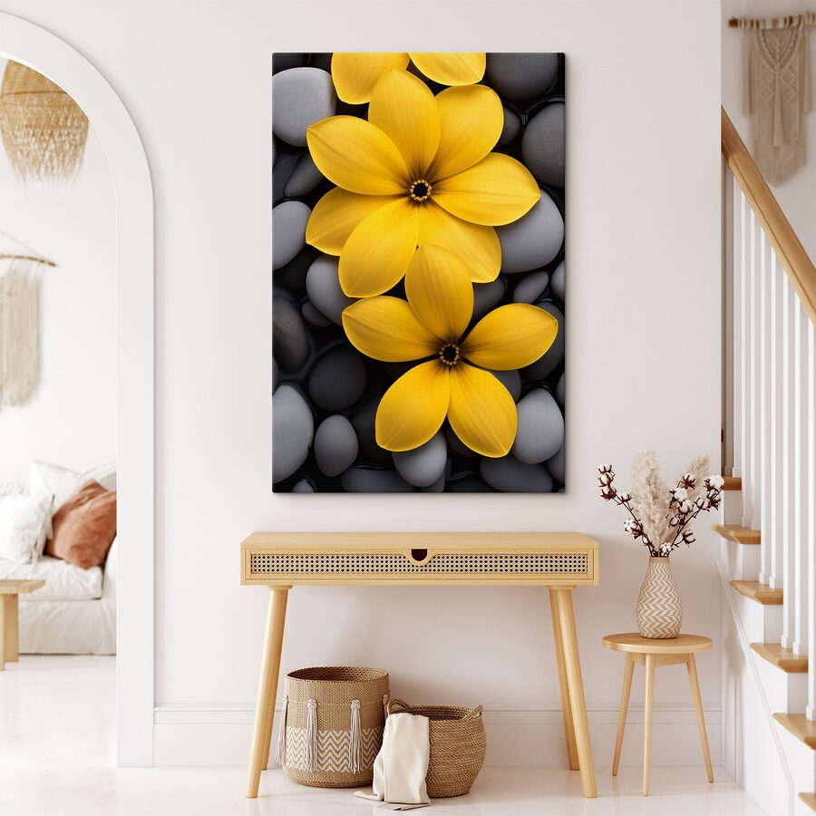 Fleurs jaunes sur un tas de pierres