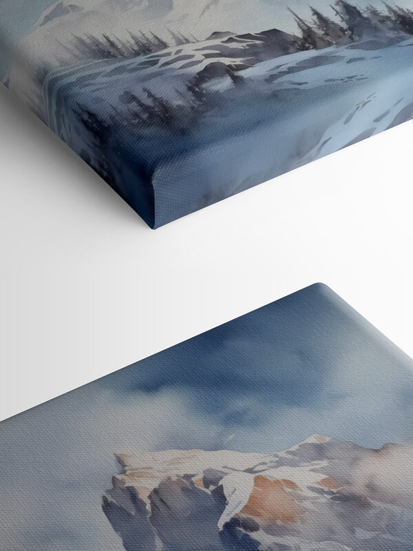 Chaîne de montagnes enneigées avec des arbres Chaîne de montagnes enneigées avec des arbres