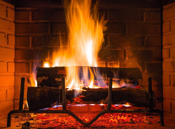 Feu dans une cheminée Feu dans une cheminée