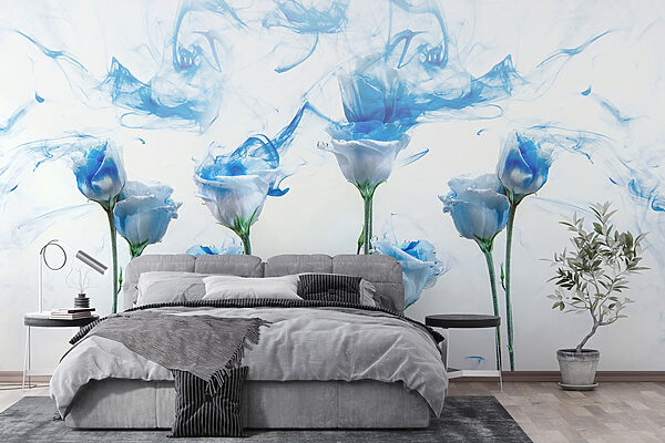 Groupe de fleurs à l'encre bleue dans l'eau Groupe de fleurs à l'encre bleue dans l'eau